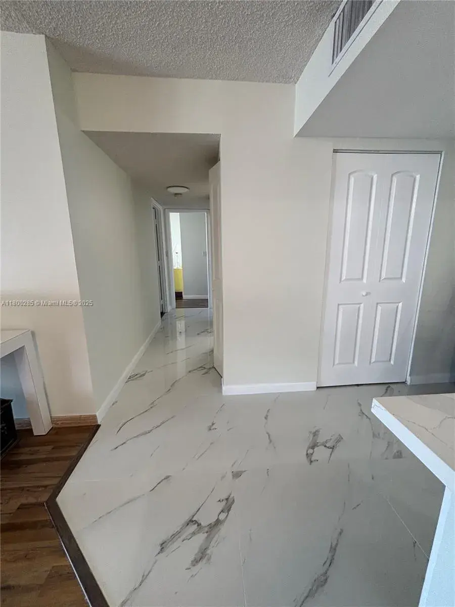 3800 S Ocean Dr # 1016, Hollywood FL 33019