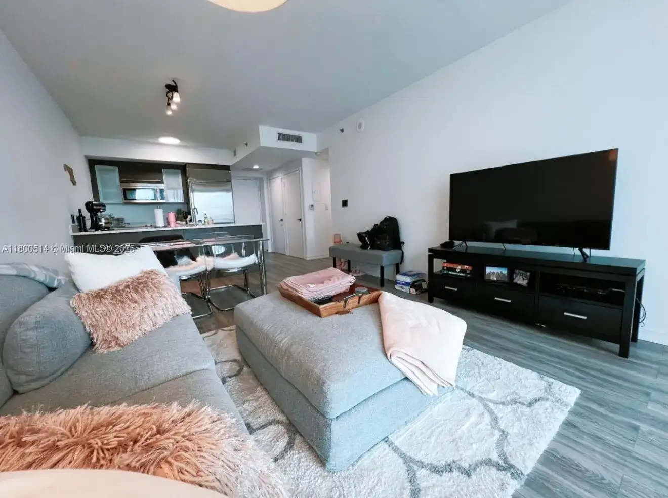 55 SE 6th St # 2304, Miami FL 33131 photo 2