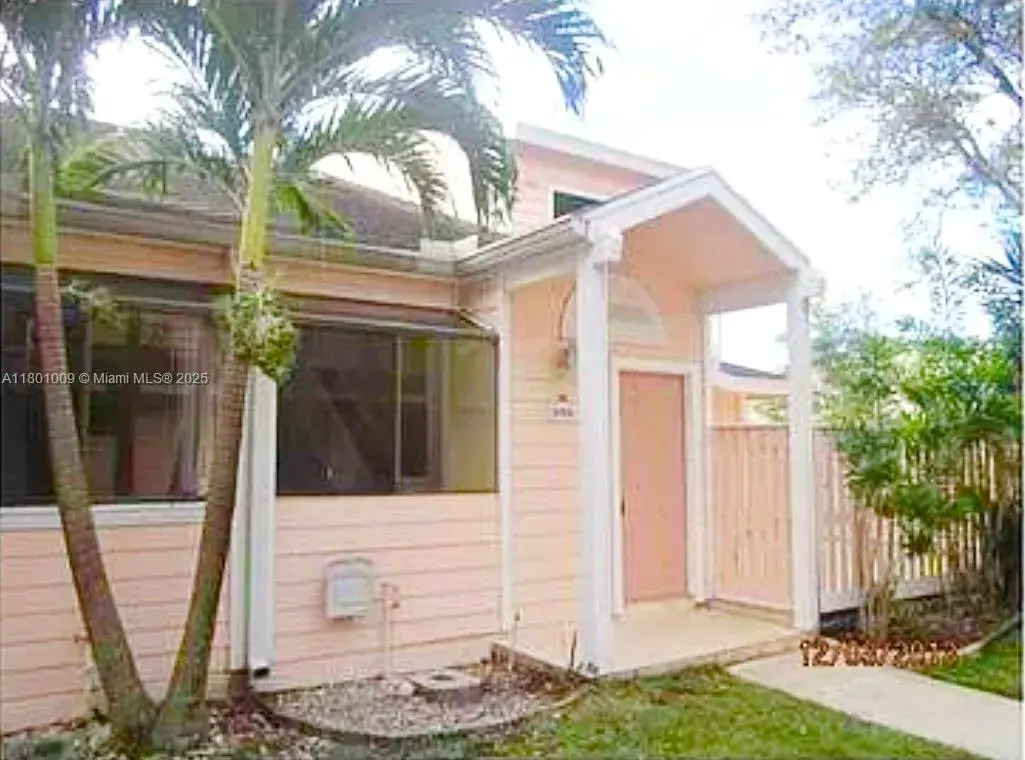 2058 Winners Cir, North Lauderdale FL 33068