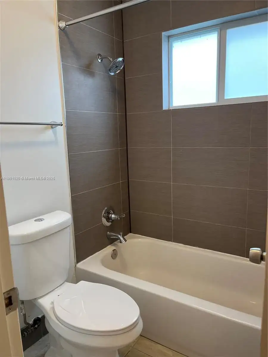 5031 Ponce De Leon Blvd, Coral Gables FL 33146 photo 5
