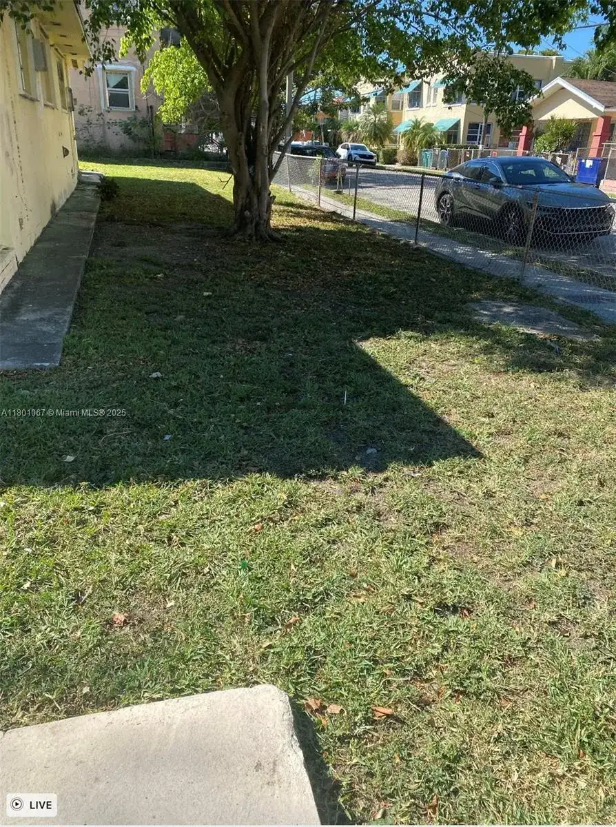 1268 SW 4th St, Miami FL 33135 photo 2