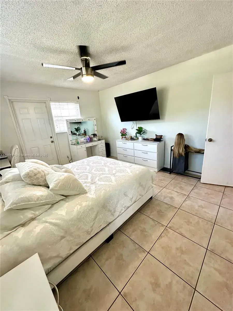 21000 NE 26th Ave, Miami FL 33180