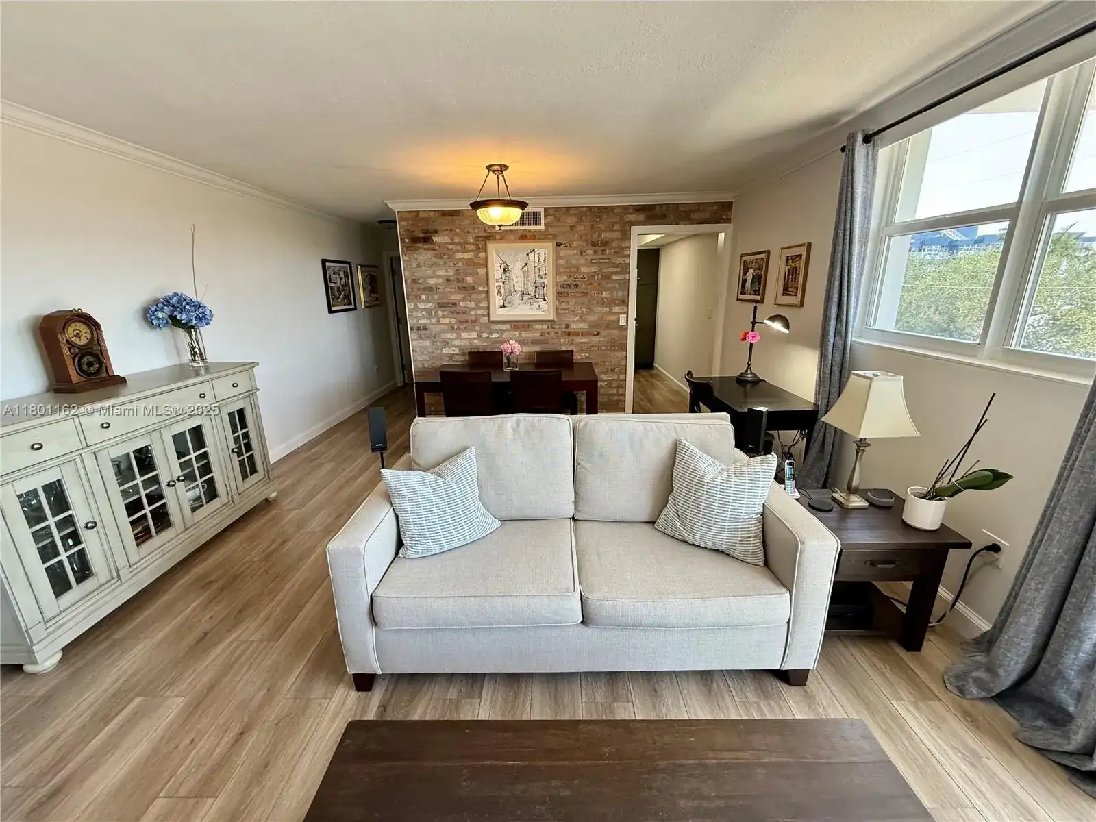 16518 NE 26th Ave # 405, North Miami Beach FL 33160 photo 2