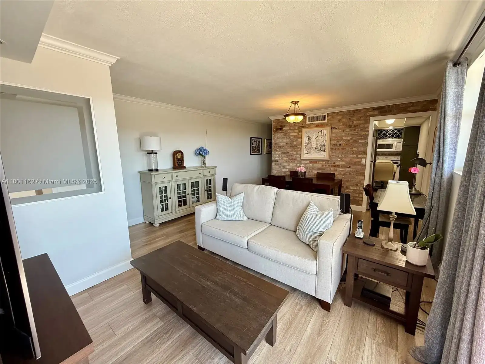 16518 NE 26th Ave # 405, North Miami Beach FL 33160 photo 3
