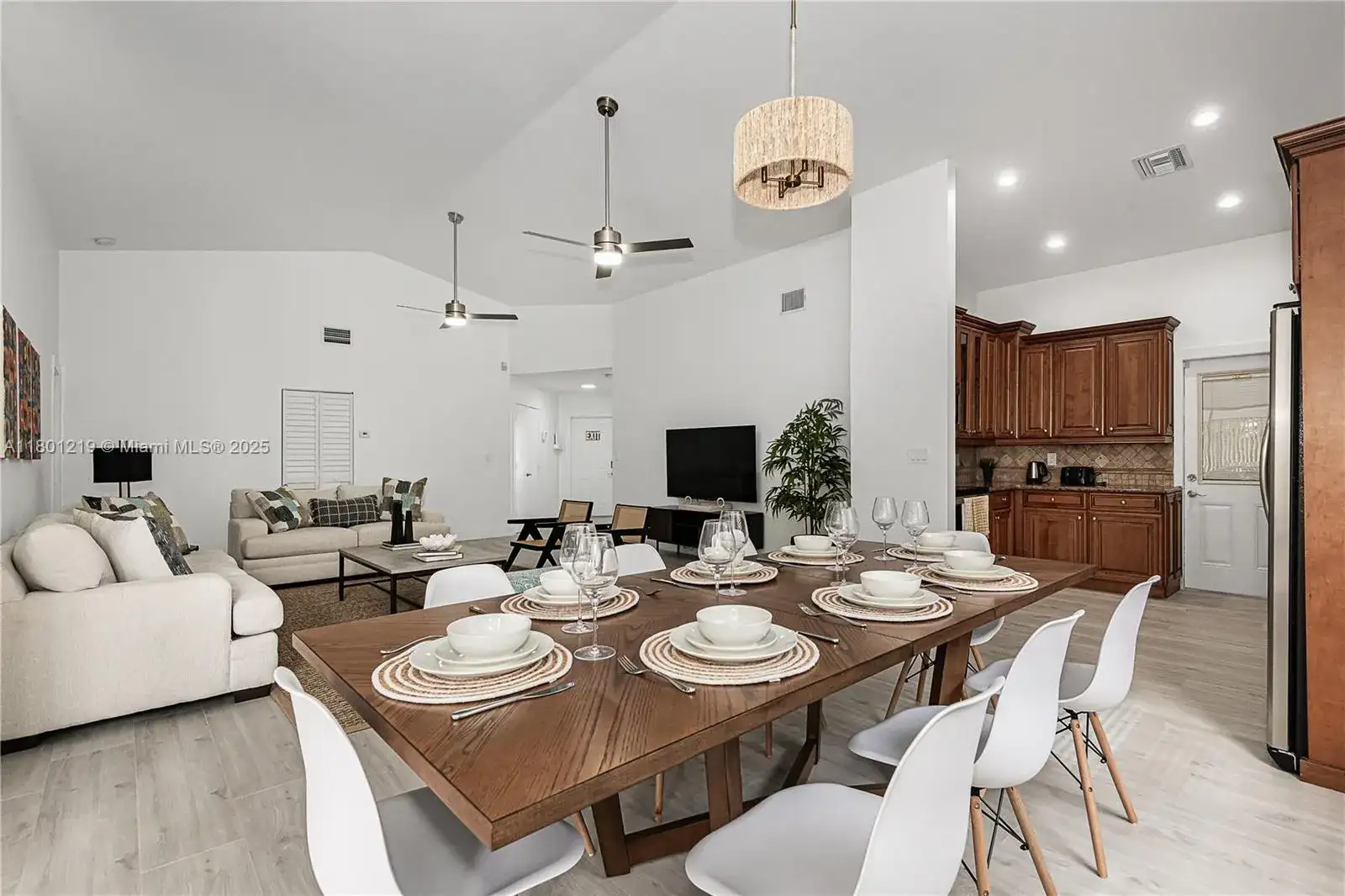 216 SE 9th St # 1, Dania Beach FL 33004 photo 3