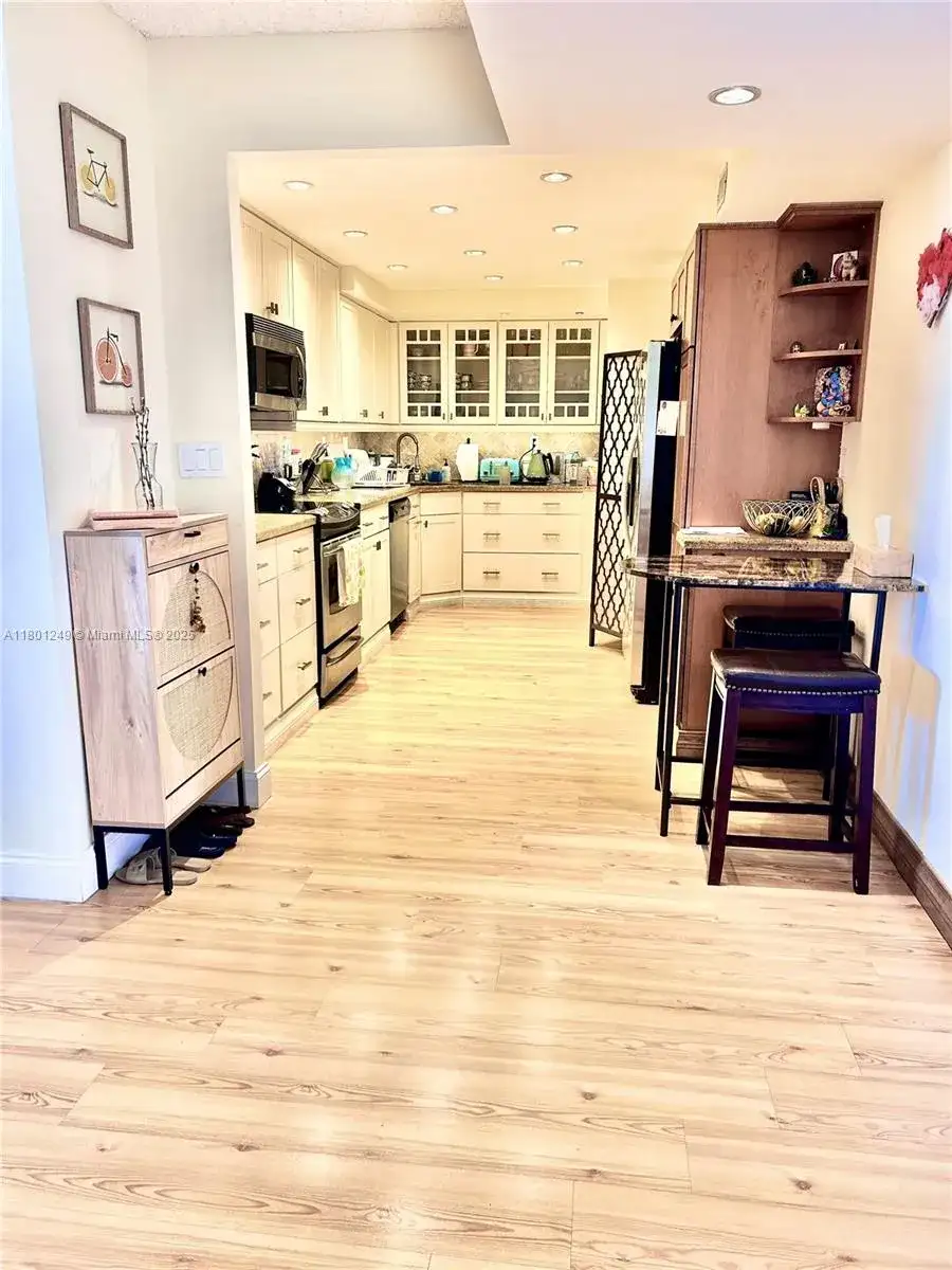 600 Three Islands Blvd # 905, Hallandale Beach FL 33009 photo 2