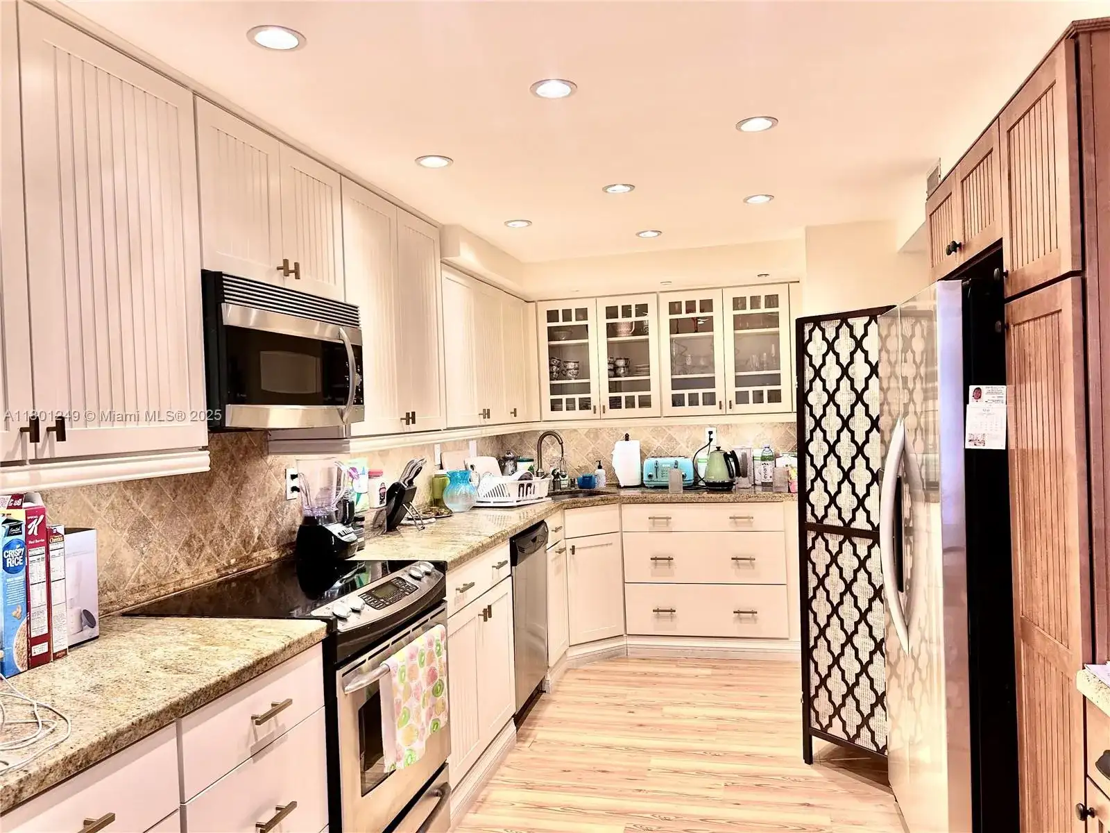600 Three Islands Blvd # 905, Hallandale Beach FL 33009 photo 4
