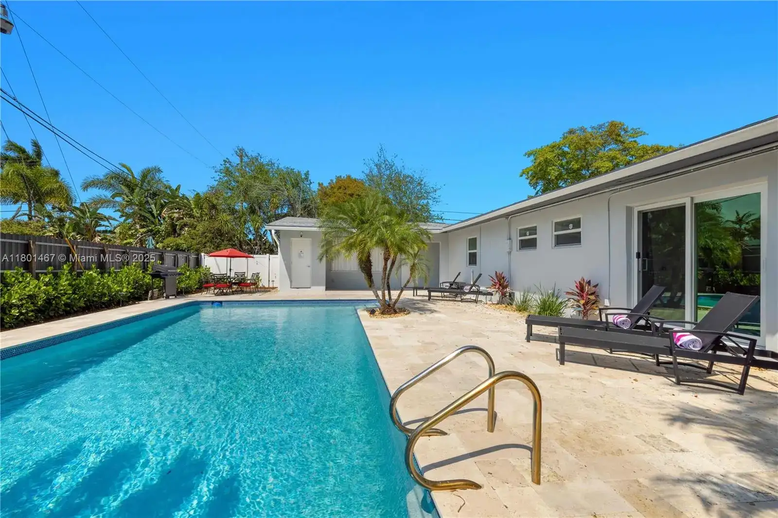 2225 NW 3rd Ave, Wilton Manors FL 33311 photo 2