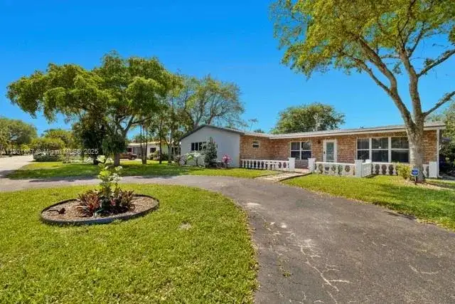 2225 NW 3rd Ave, Wilton Manors FL 33311 photo 3