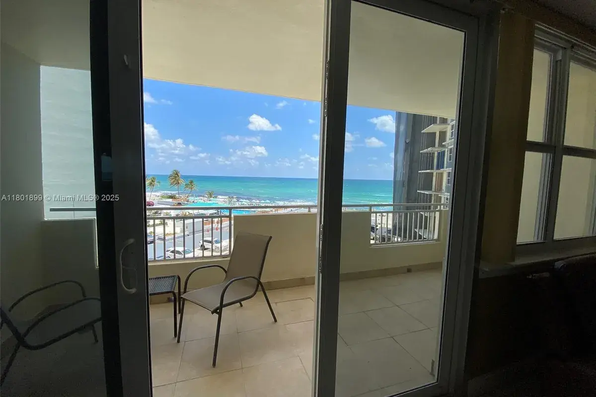 3180 S Ocean Dr # 403, Hallandale Beach FL 33009