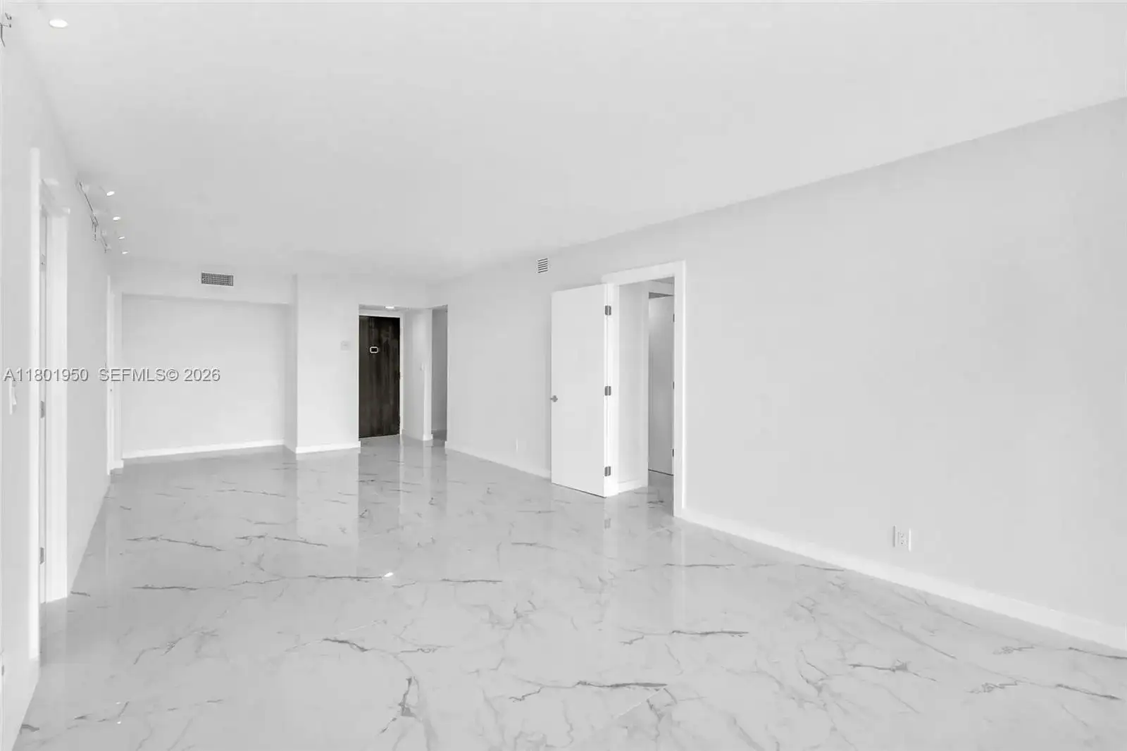 20335 W Country Club Dr # 1108, Aventura FL 33180 photo 5