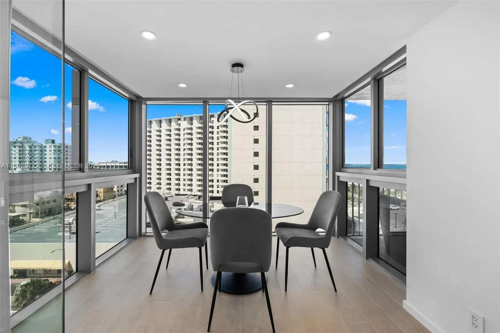 2655 Collins Ave, Miami Beach FL 33140