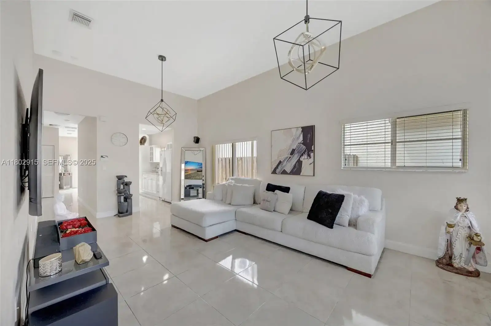 1130 NE 41st Ave, Homestead FL 33033 photo 2