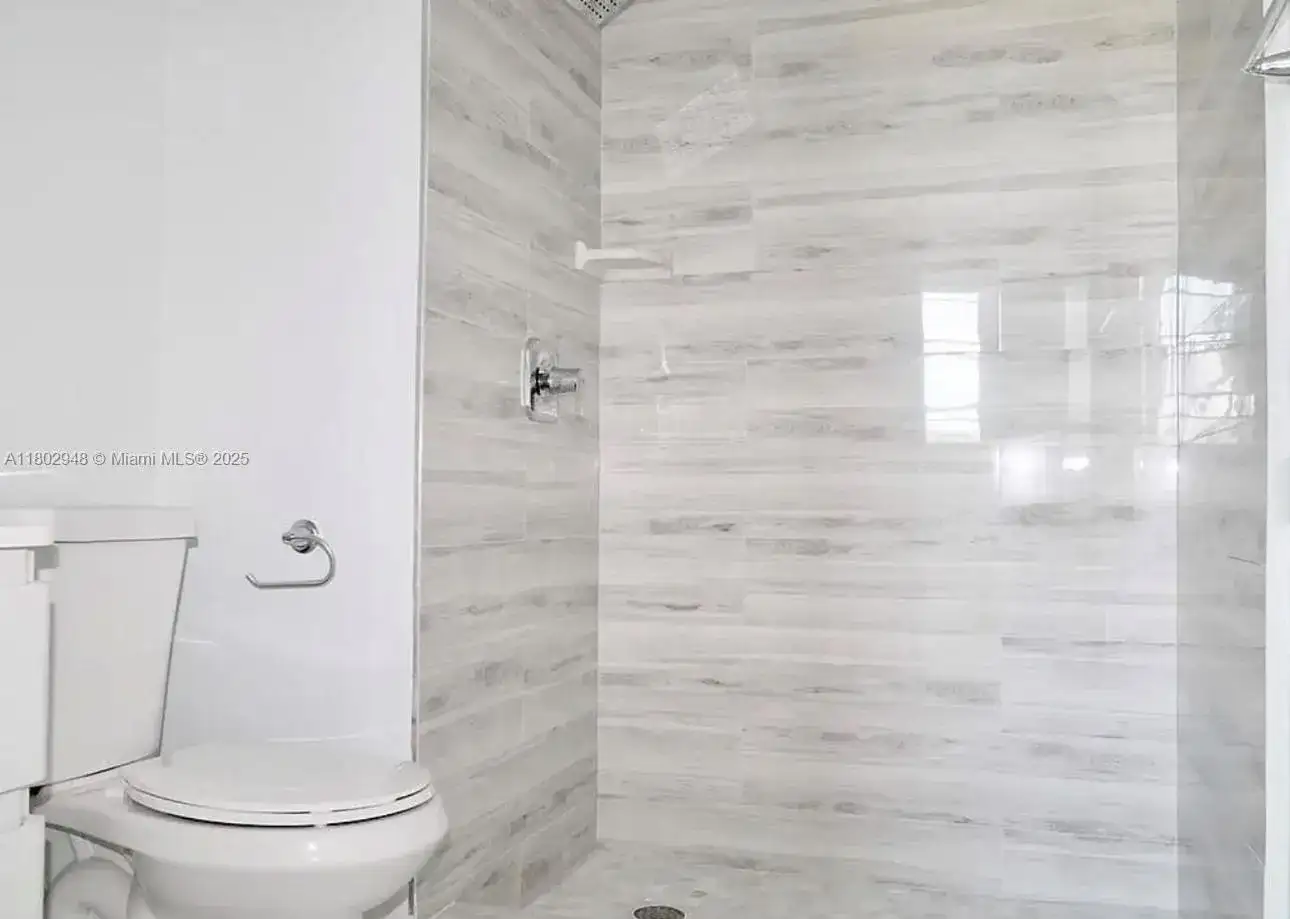691 S Hollybrook Dr # 208, Pembroke Pines FL 33025 photo 4