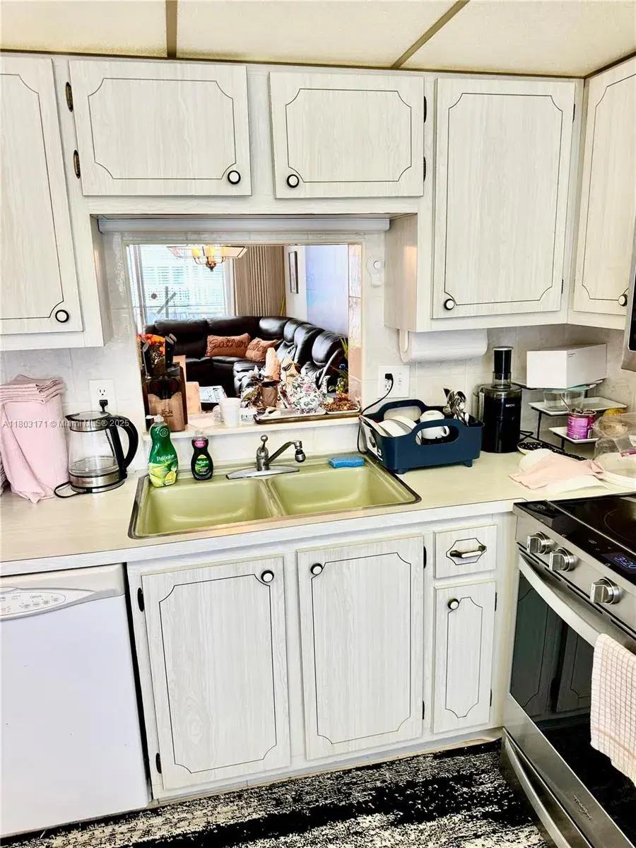619 NE 14th Ave # 503, Hallandale Beach FL 33009