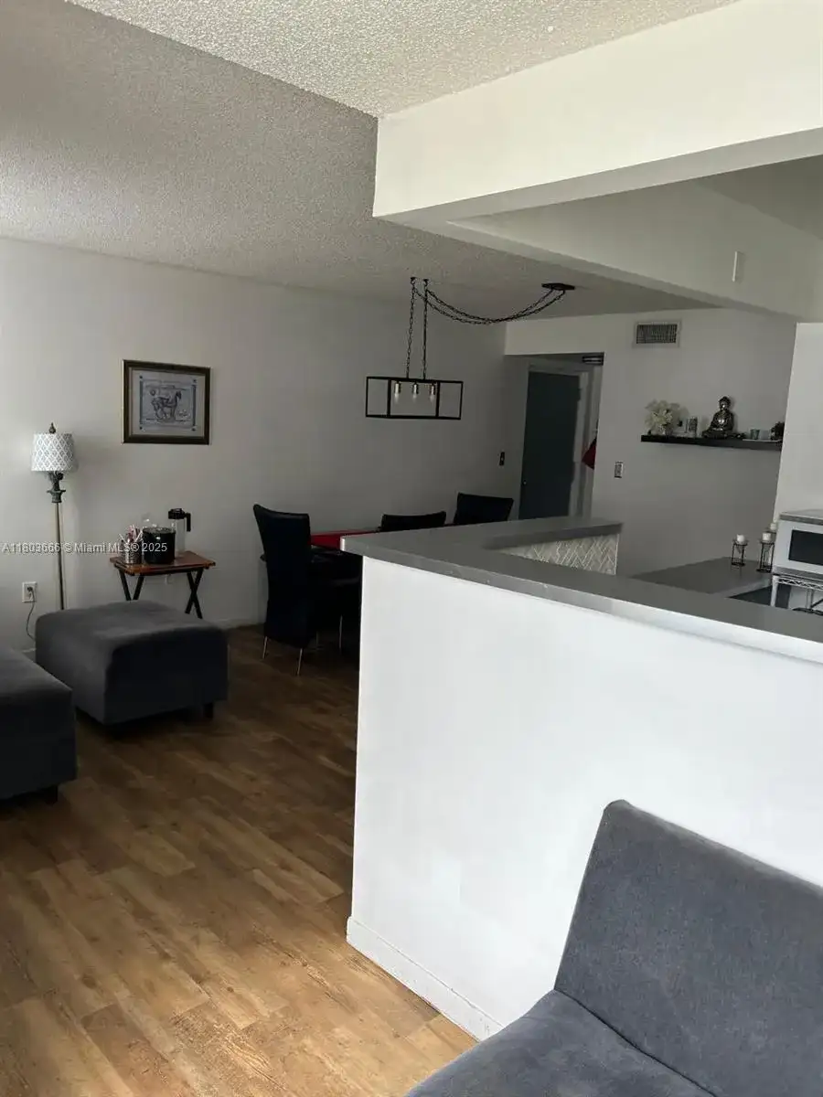 250 180th Dr # 108, Sunny Isles Beach FL 33160 photo 4