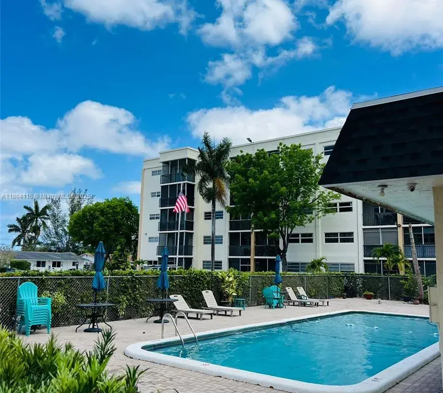 220 SW 9th Ave # 117, Hallandale Beach FL 33009