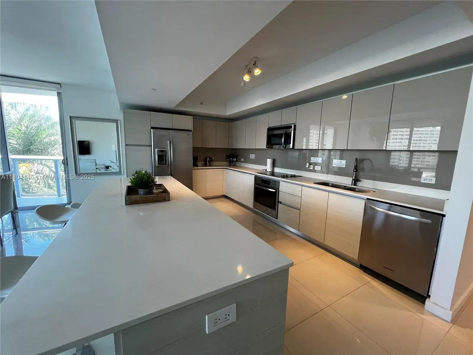 2600 E Hallandale Beach Blvd # T401, Hallandale Beach FL 33009
