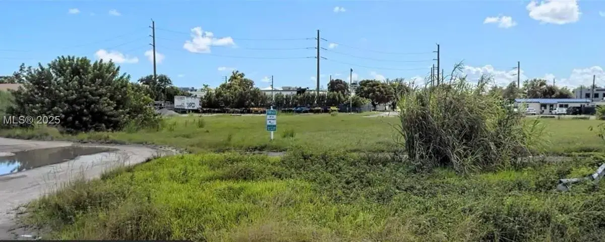 10800 NW 24th St, Sweetwater FL 33165