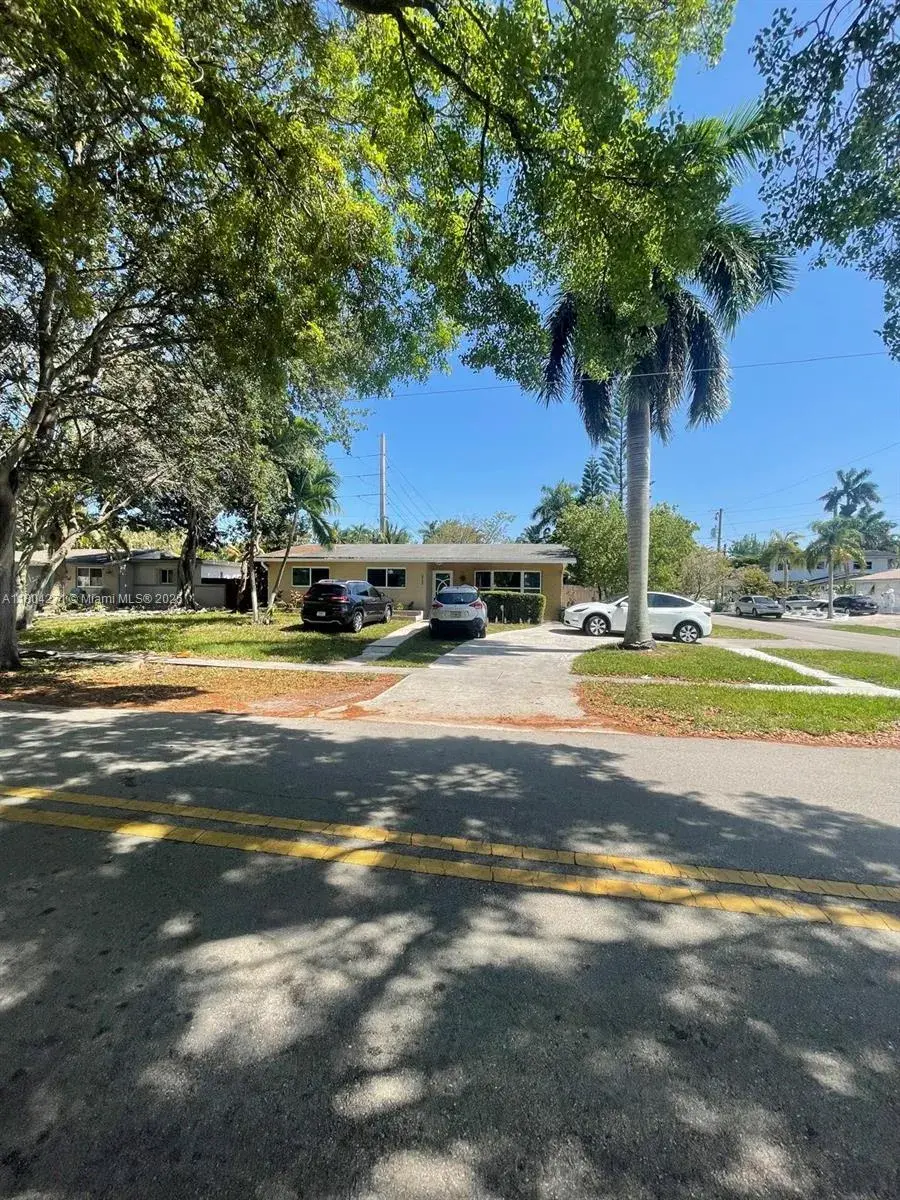 2724 Cleveland St, Hollywood FL 33020