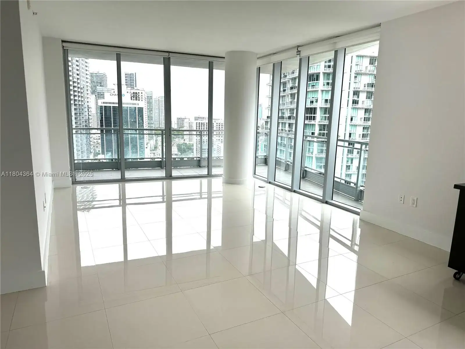 92 SW 3rd St # 1605, Miami FL 33130 photo 4