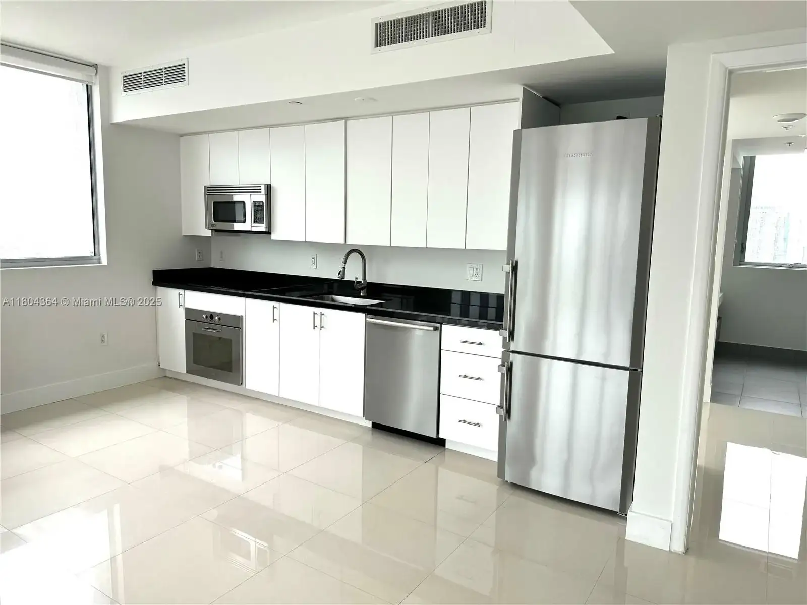92 SW 3rd St # 1605, Miami FL 33130 photo 5
