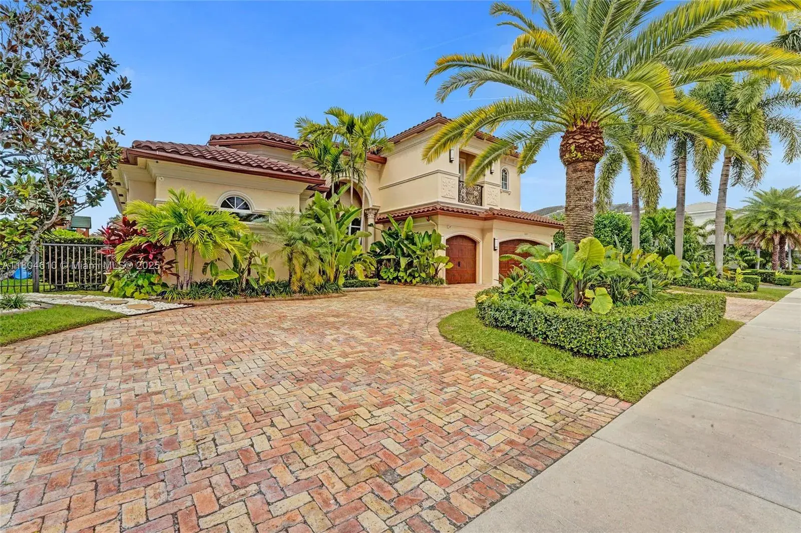10291 Sweet Bay St, Plantation FL 33324