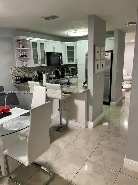 8340 NW 8th St # N12, Miami FL 33126 photo 5
