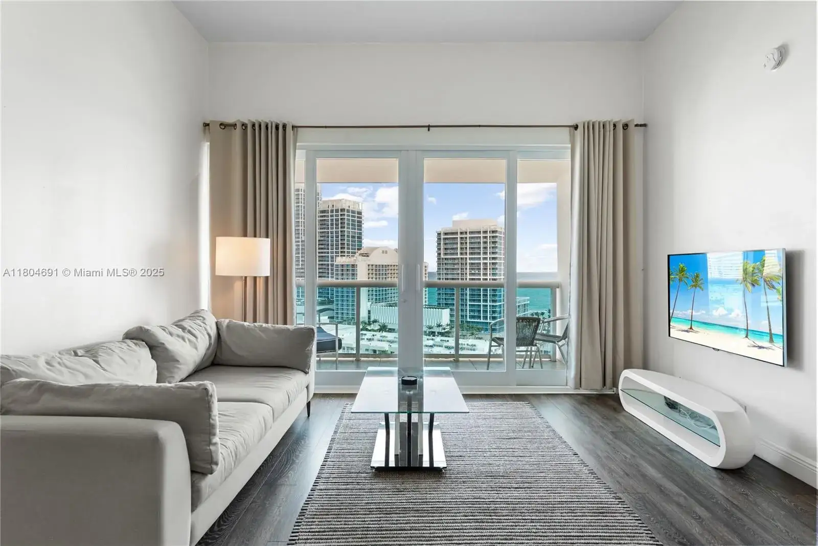 1 bedroom 1 bath Residential for sale at 6770 Indian Creek Dr, Miami Beach FL 33141