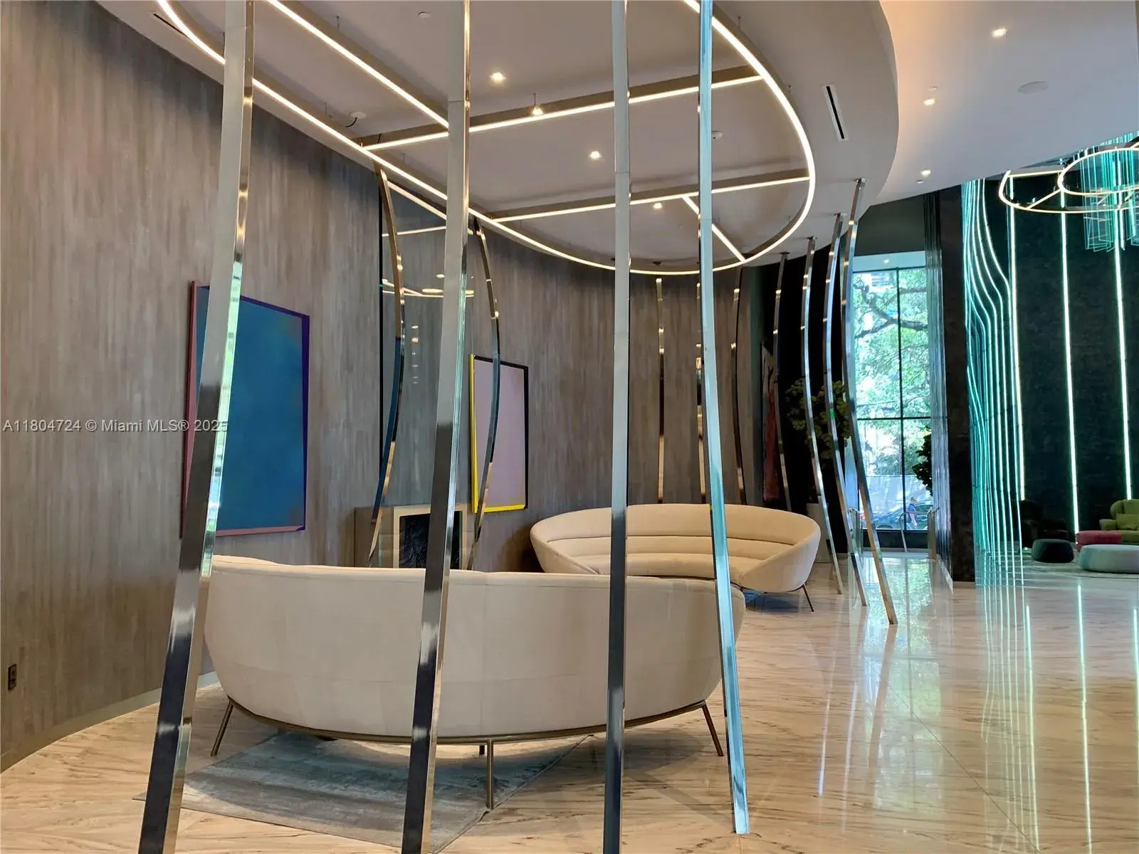 1 bedroom 2 bath Residential for sale at 1000 Brickell Plz # 1805, Miami FL 33131
