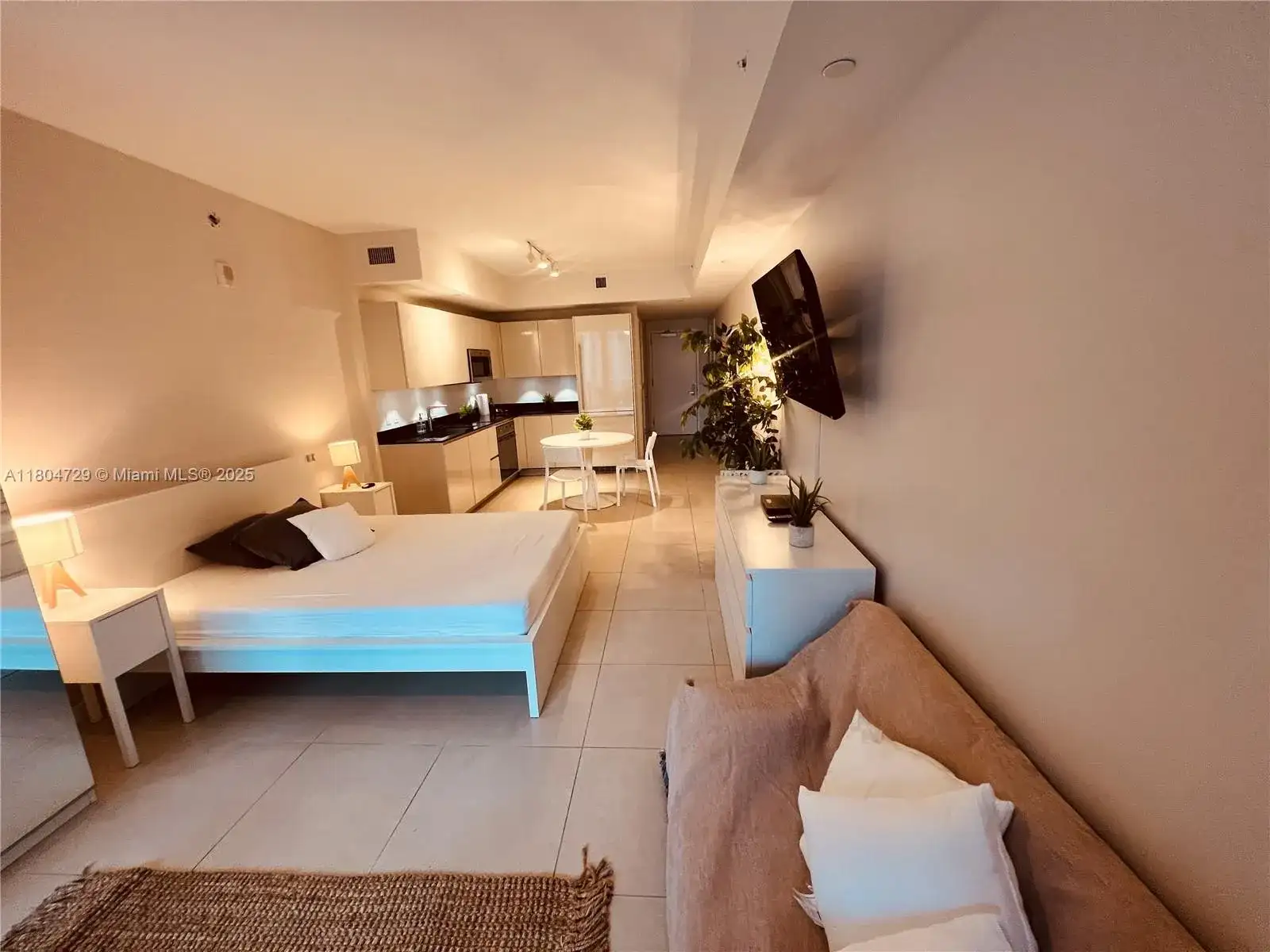 1010 Brickell Ave # 2710, Miami FL 33131 photo 2