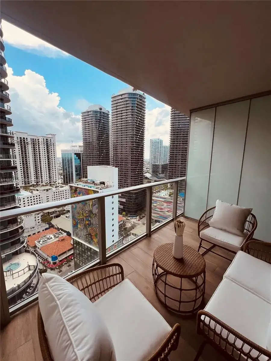 1010 Brickell Ave # 2710, Miami FL 33131 photo 3