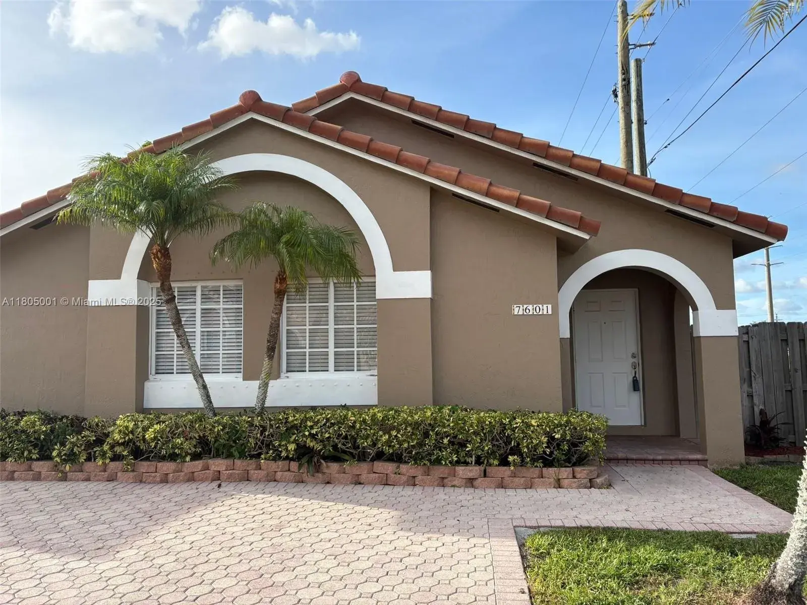 7601 NW 166th Ter, Hialeah FL 33015