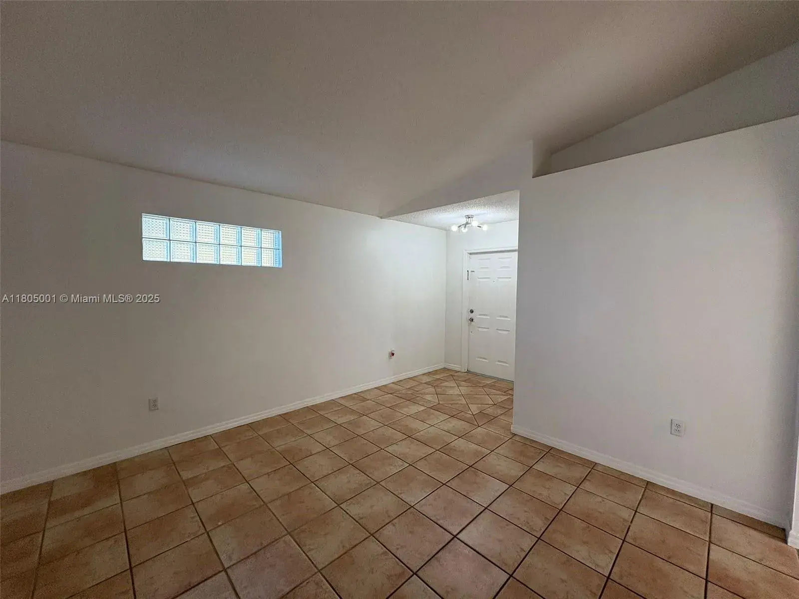 7601 NW 166th Ter, Hialeah FL 33015