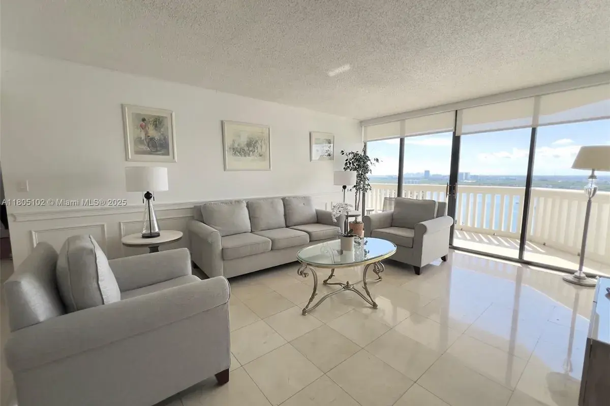 1000 W Island Blvd # 2412, Aventura FL 33160