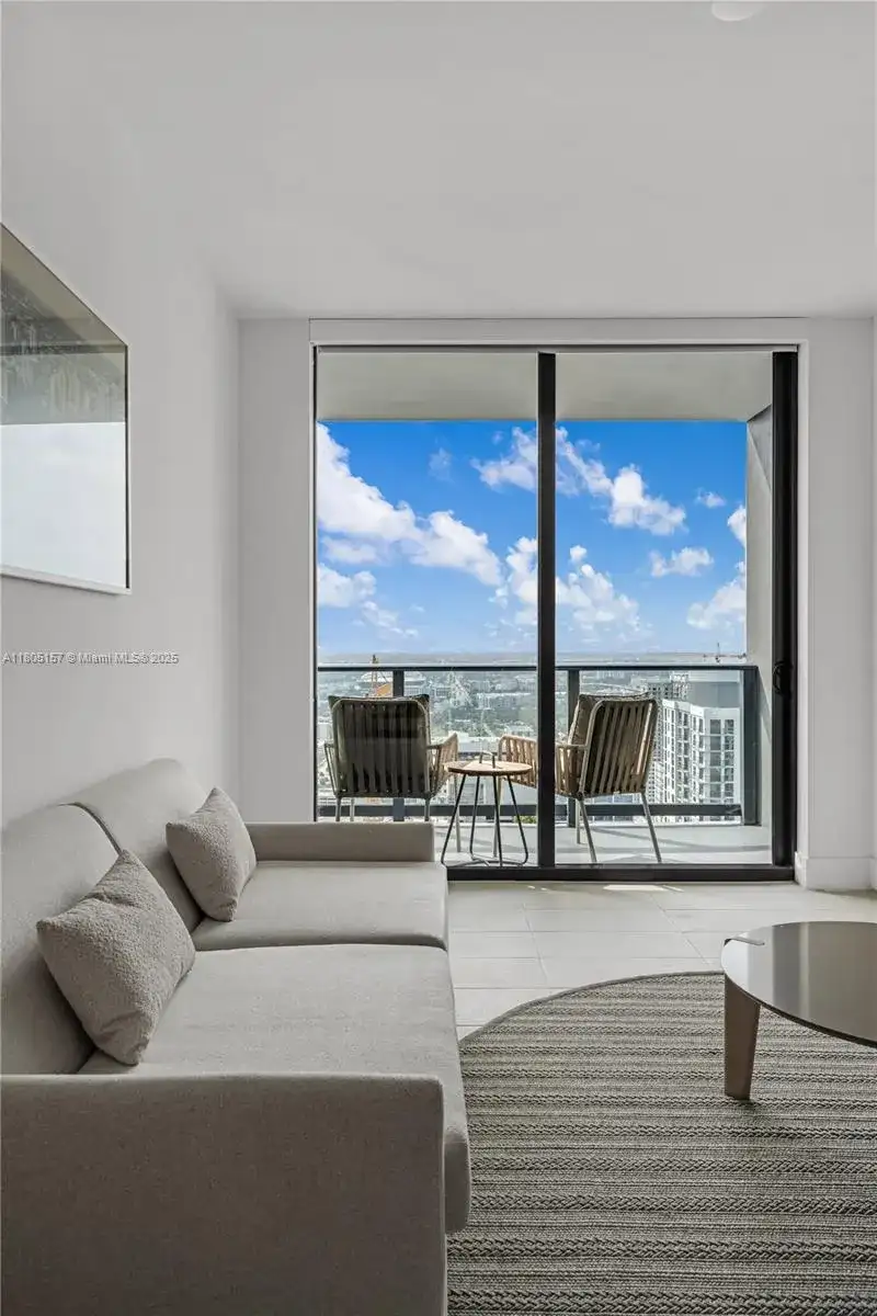 601 NE 1st # 4204, Miami FL 33132 photo 5