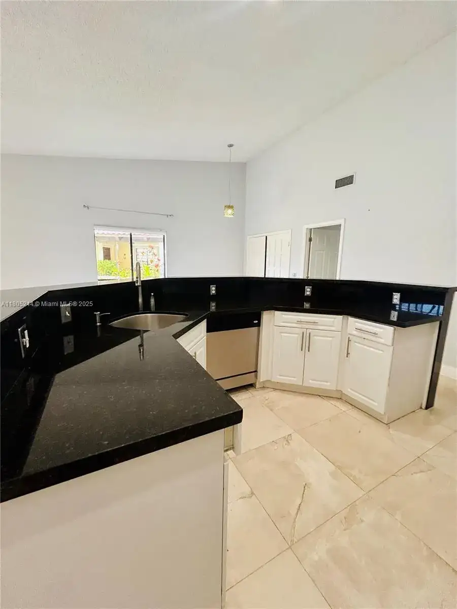 3480 Torremolinos Ave # 33, Doral FL 33178 photo 3
