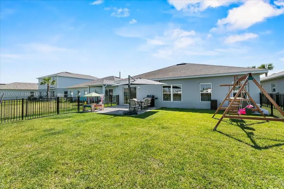 503 Cherimoya St, Fort Pierce FL 34981 photo 5