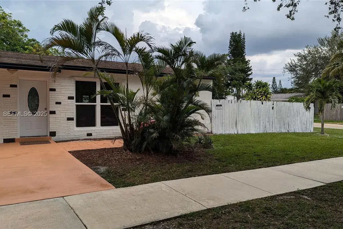 3601 N 72nd Ave, Hollywood FL 33024