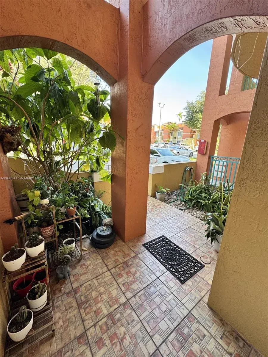 7005 NW 173rd Dr # 1702, Hialeah FL 33015