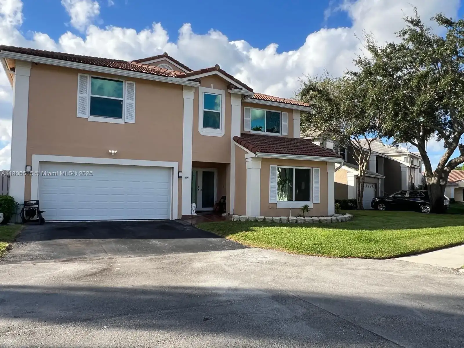 897 NW 97th Ave, Plantation FL 33324 photo 2