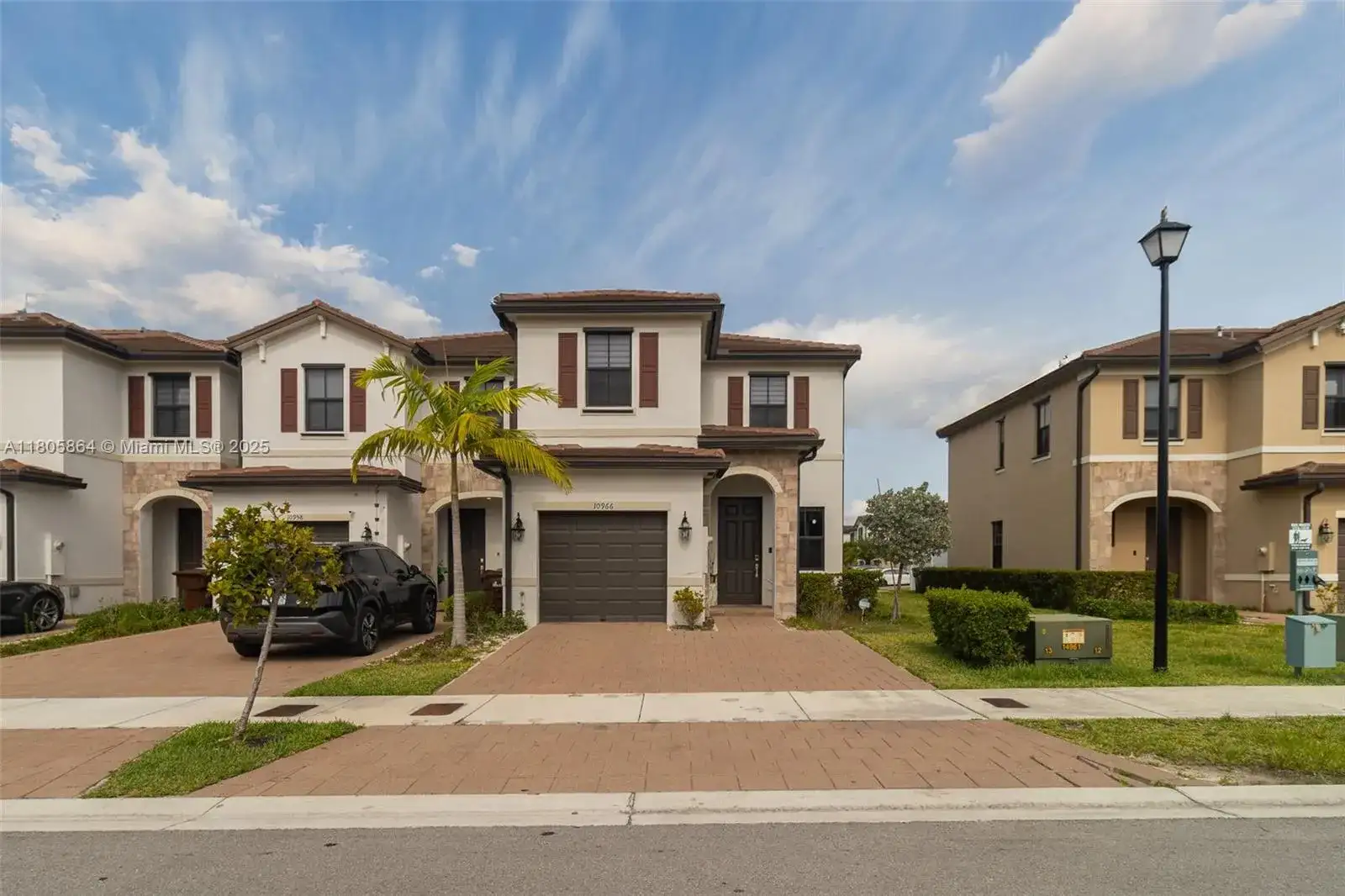 10966 W 33rd Way, Hialeah FL 33018 photo 3