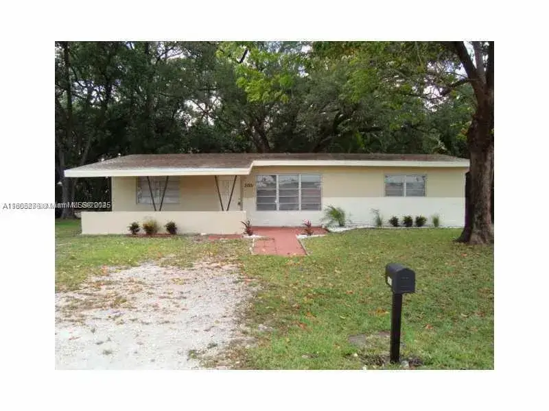 3001 SW 64th Ave # B, Miramar FL 33023
