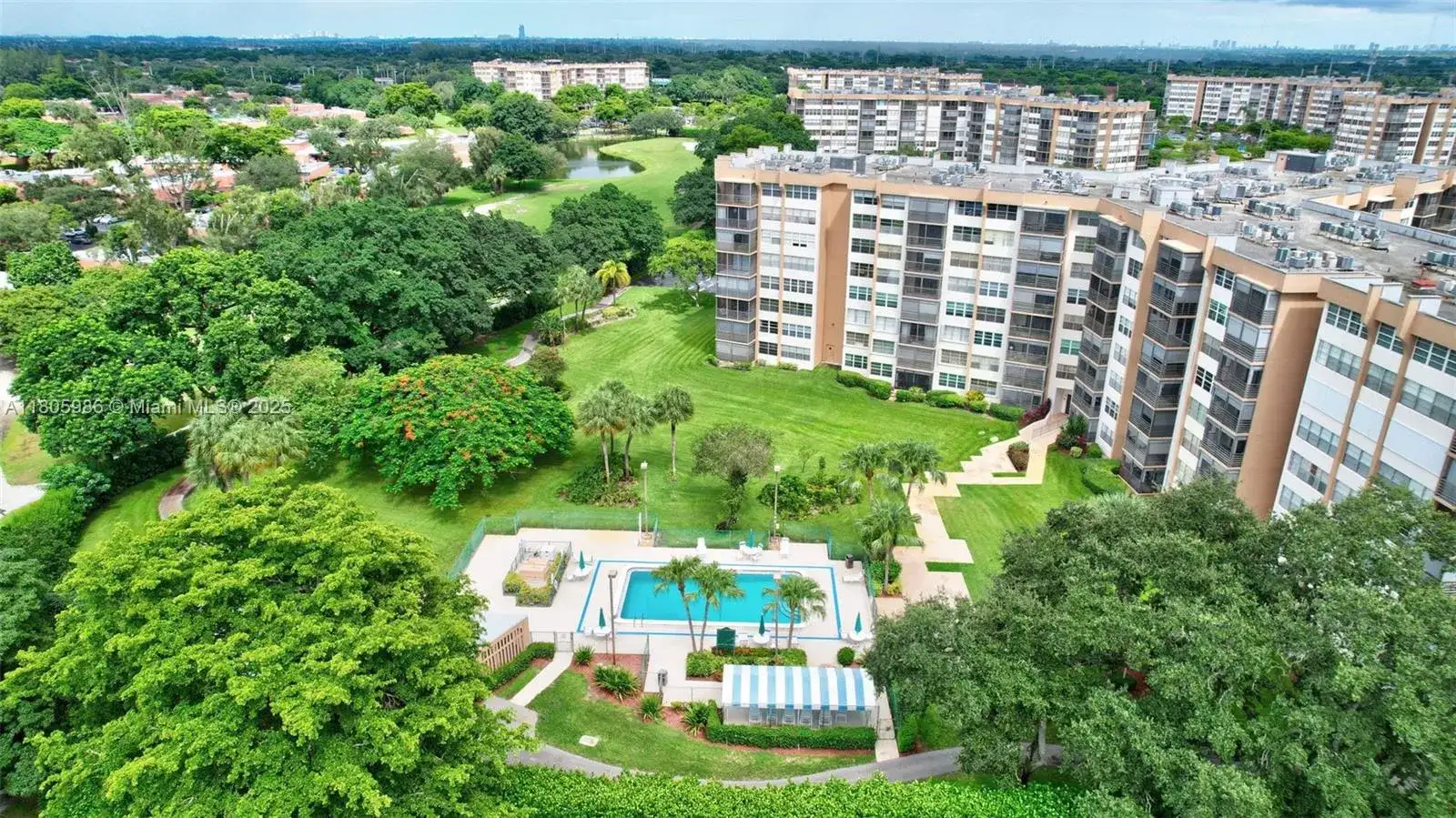 900 Saint Charles Pl # 616, Pembroke Pines FL 33026 photo 4