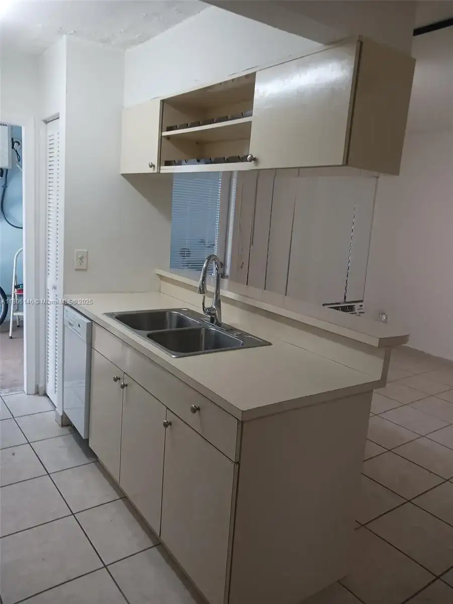 2700 NE 135th St # 30, North Miami FL 33181 photo 4