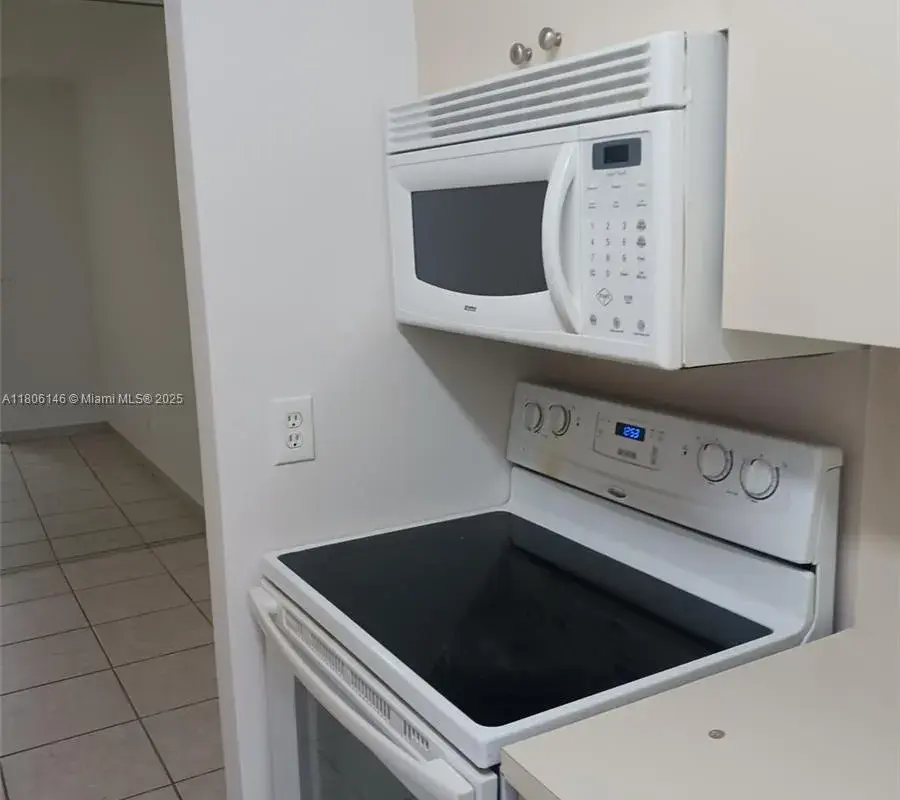 2700 NE 135th St # 30, North Miami FL 33181