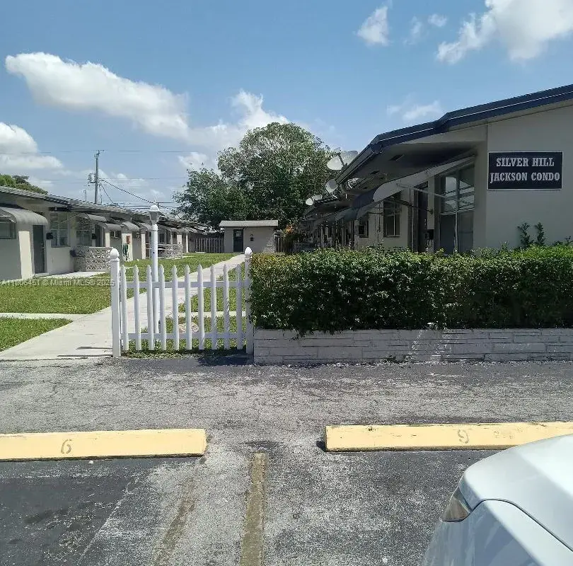 2901 Jackson St # 3, Hollywood FL 33020