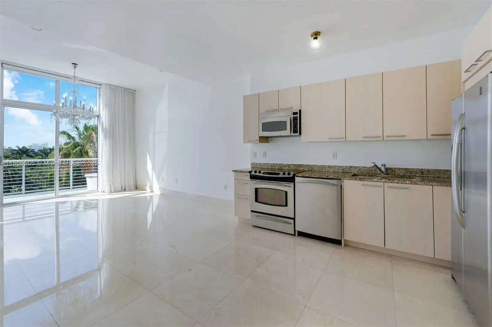 2001 Meridian Ave # 516, Miami Beach FL 33139 photo 2