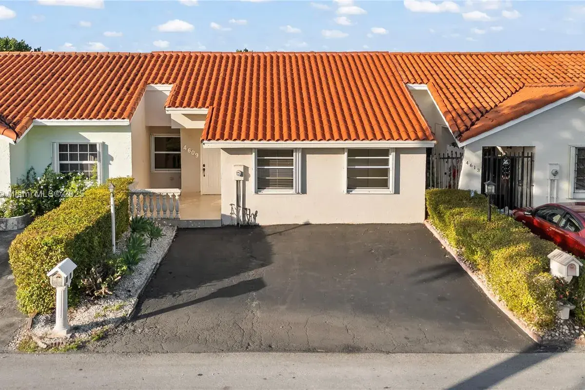 4609 SW 143rd PL, Miami FL 33175