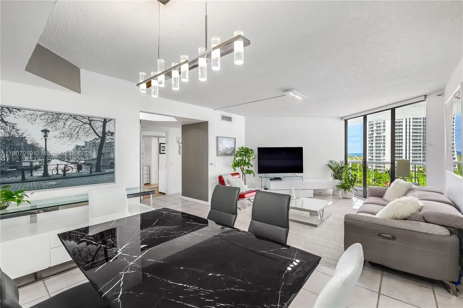 3610 Yacht Club Dr # 1005, Aventura FL 33180 photo 3